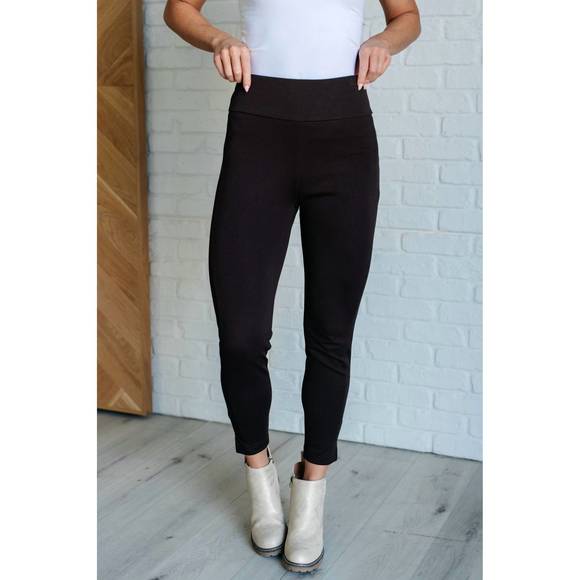 Magic Ankle Crop Skinny Pants in Chocolate